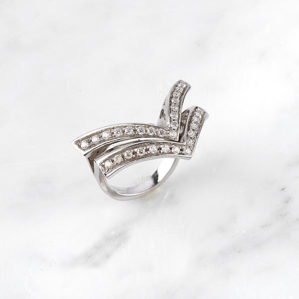 



ANELLO IN ORO BIANCO 18KT E PIETRE  - Asta Gioielli e Preziosi - Poggio Bracciolini Casa d'Aste