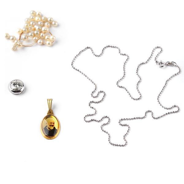 



COLLANA GIROCOLLO IN ORO BIANCO 18KT 