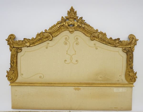 Testiera di letto, in stile Luigi XV  - Asta Arredi oggetti d'arte e mobili dal XVIII al XX secolo - Poggio Bracciolini Casa d'Aste
