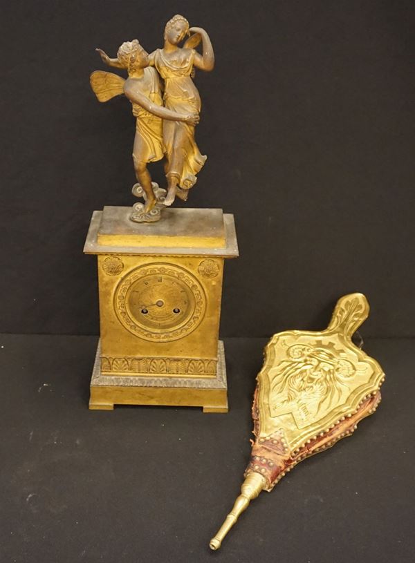 



Orologio da tavolo, inizi sec. XX  - Asta Arredi oggetti d'arte e mobili dal XVIII al XX secolo - Poggio Bracciolini Casa d'Aste