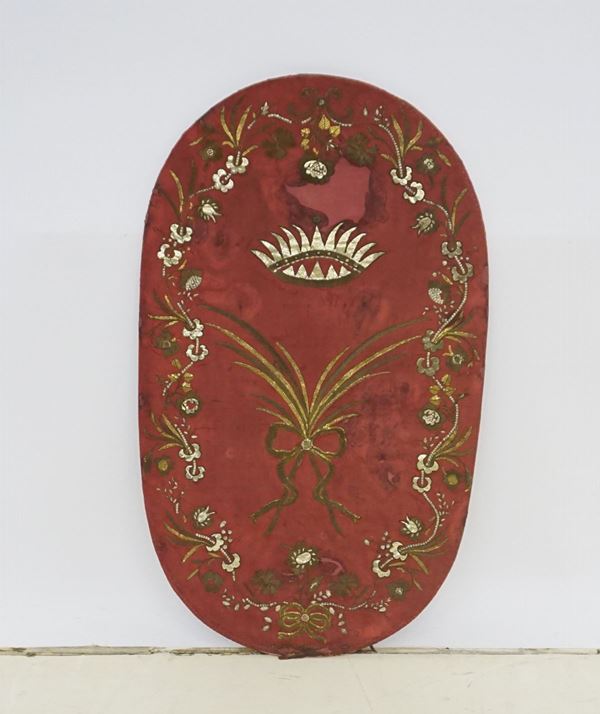 



Frammento di stola, inizi secolo XX  - Asta Arredi oggetti d'arte e mobili dal XVIII al XX secolo - Poggio Bracciolini Casa d'Aste