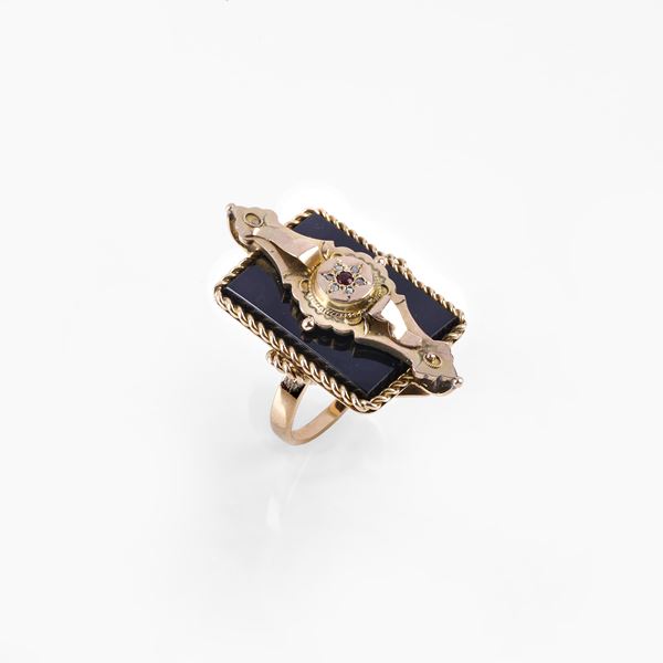 



ANELLO IN ORO GIALLO 14KT, ONICE E DIAMANTI