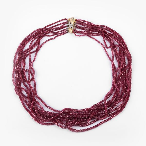 



COLLANA DI RADICI DI RUBINO 