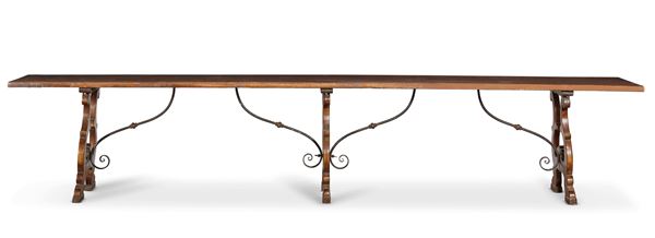 



Grande tavolo in stile toscano del Seicento