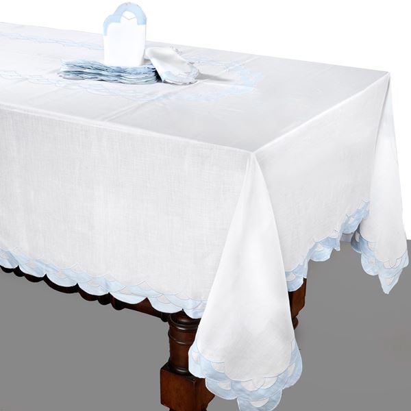 



Tovaglia   - Asta Eleganza a tavola: porcellane, argenti e complementi da arredo - Poggio Bracciolini Casa d'Aste