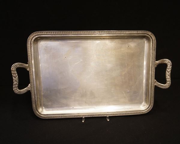 



Vassoietto biansato, sec. XX  - Asta Eleganza a tavola: porcellane, argenti e complementi da arredo - Poggio Bracciolini Casa d'Aste