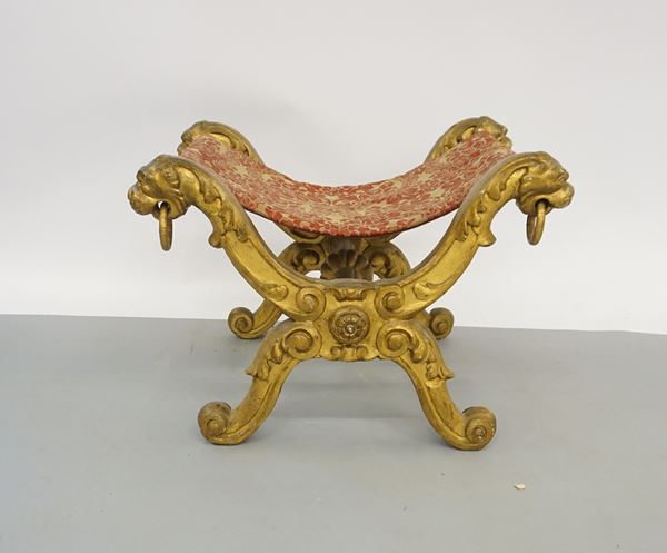 



Panchetto, in stile Settecento  - Asta Mobili oggetti d'arte e arredi dal XVIII al XX secolo - Poggio Bracciolini Casa d'Aste