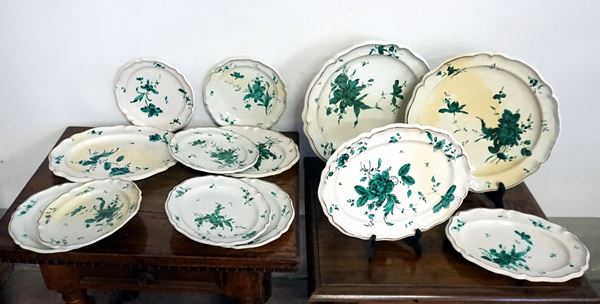 Dieci piatti e sei vassoi, Lodi, sec. XIX  - Asta Arredare con stile: mobili e oggetti d'arte - Poggio Bracciolini Casa d'Aste