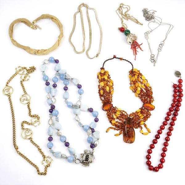 



COLLANA GIROCOLLO IN AMBRA