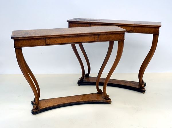 



Coppia di consolles, sec XX  - Asta Arredare con stile: mobili e oggetti d'arte - Poggio Bracciolini Casa d'Aste