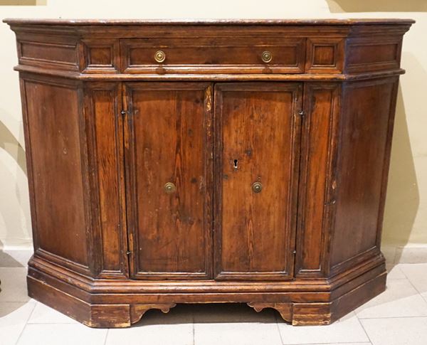 



Credenza scantonata, Marche, sec. XVII