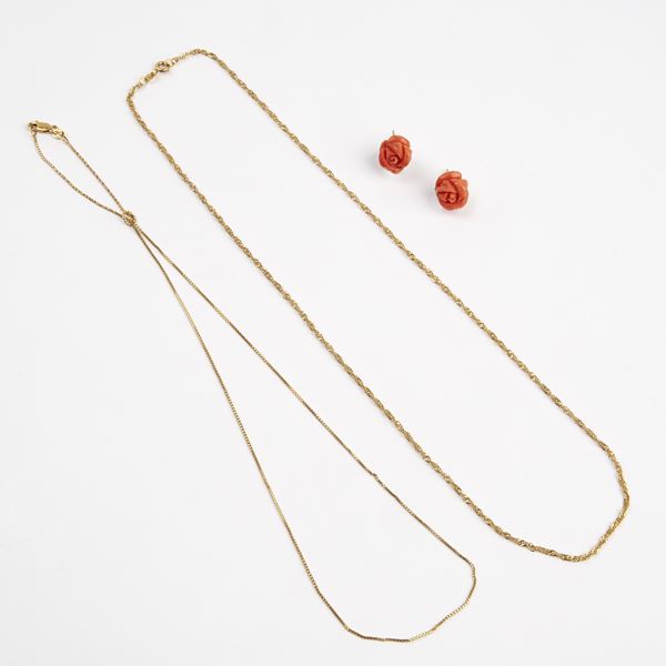 



DUE COLLANE IN ORO GIALLO 18KT 