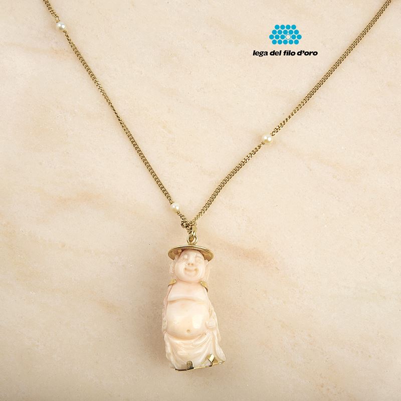 COLLANA IN ORO GIALLO 18KT E PENDENTE IN CORALLO ROSA
