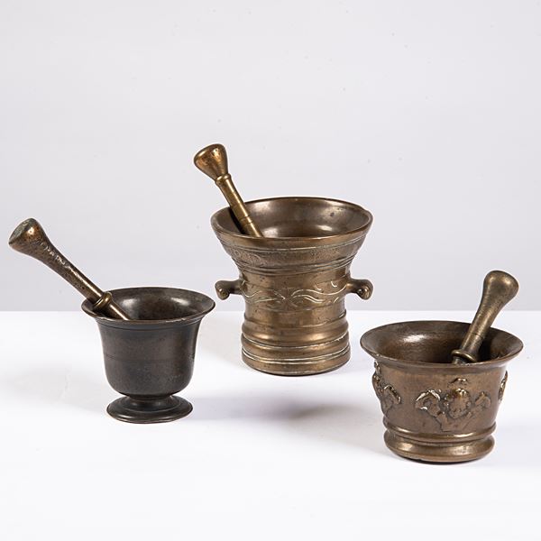 



Tre mortai, sec. XVII