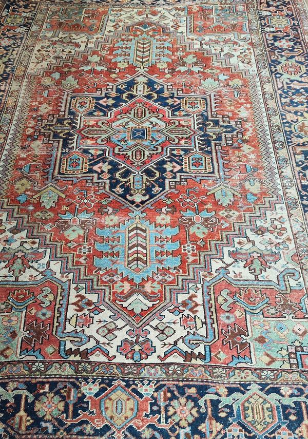 



Tappeto persiano  - Asta Arredare con stile: mobili e oggetti d'arte - Poggio Bracciolini Casa d'Aste