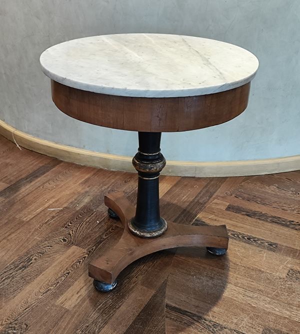 



Tavolo da centro, epoca Impero  - Asta Arredare con stile: mobili e oggetti d'arte - Poggio Bracciolini Casa d'Aste