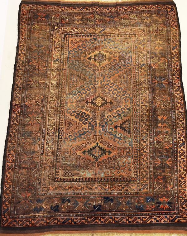 



Tappeto, Caucasico, inizi sec.XX  - Asta Arredare con stile: mobili e oggetti d'arte - Poggio Bracciolini Casa d'Aste