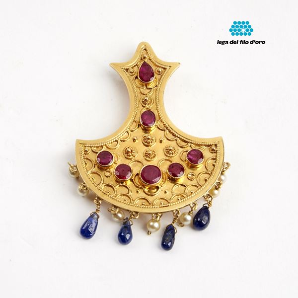 



SPILLA IN ORO GIALLO 18KT, PERLE E PIETRE