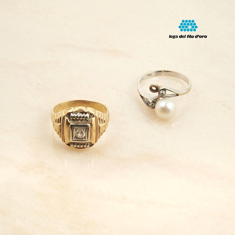 ANELLO IN ORO GIALLO 18KT E DIAMANTI