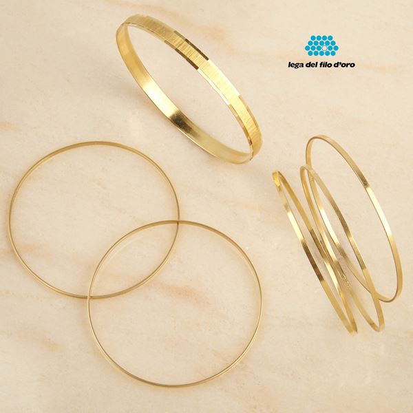 



SEI BRACCIALI A CERCHIO RIGIDO IN ORO GIALLO 18KT