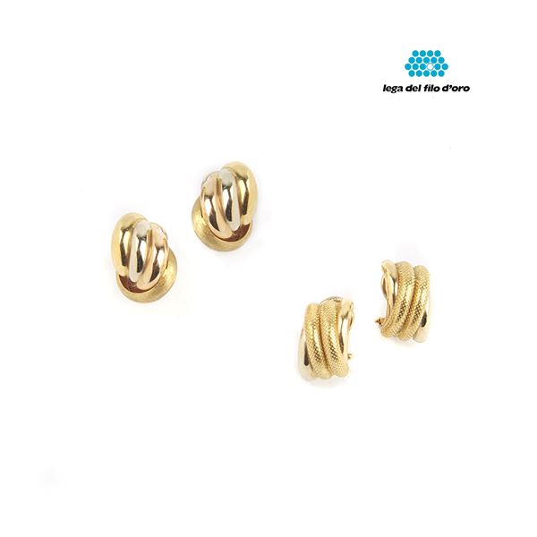 



DUE PAIA DI ORECCHINI IN ORO GIALLO 18KT 