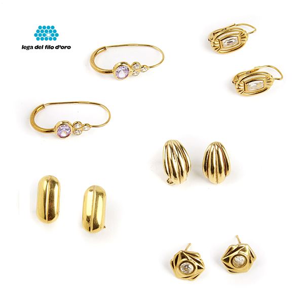 



CINQUE PAIA DI ORECCHINI IN ORO 18KT E PIETRE