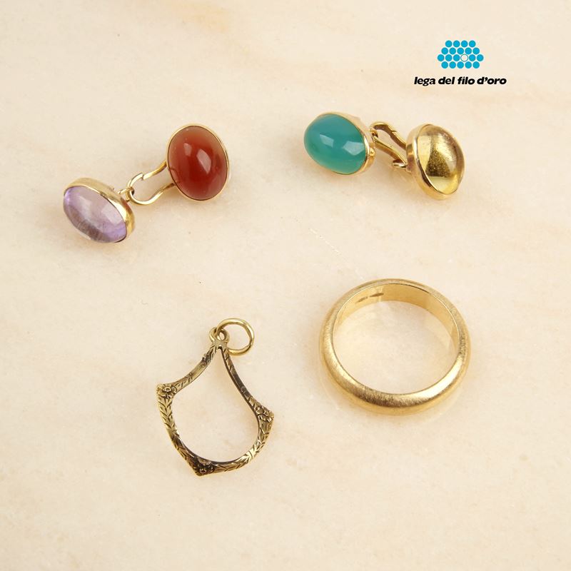 FEDE E PENDENTE IN ORO 18KT