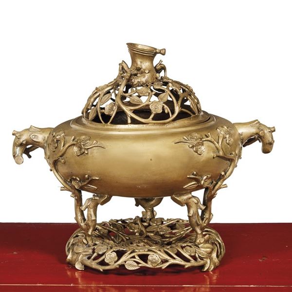 



Incensiere, Cina, secolo XIX  - Asta Arredi, mobili e oggetti d'arte - Poggio Bracciolini Casa d'Aste