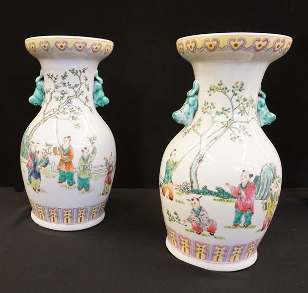 Coppia di vasi, Cina, secc. XIX-XX  - Asta Arredi, mobili e oggetti d'arte - Poggio Bracciolini Casa d'Aste