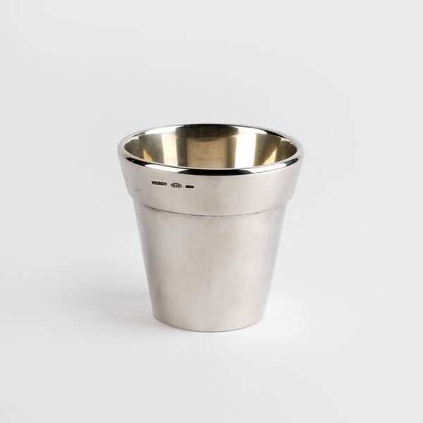 



BULGARI , MODELLINO DI VASO PORTAFIORI 