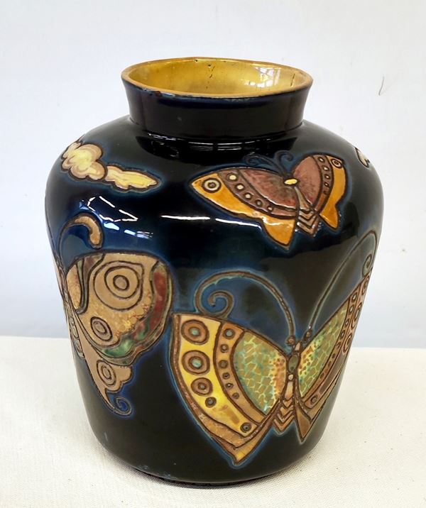 



Vaso, manifattura Chini Mugello, inizi sec. XX