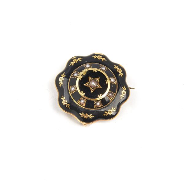 



SPILLA IN ORO 18KT , SMALTO E MICROPERLE