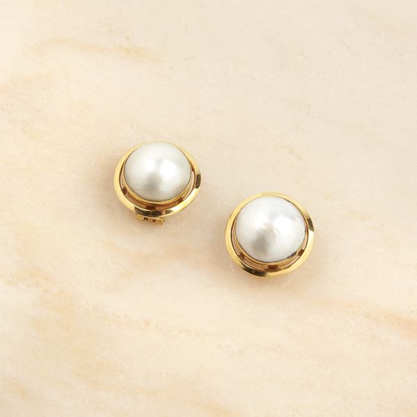 



PAIO DI ORECCHINI IN ORO GIALLO 18KT E PERLE