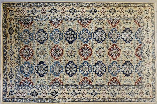 



Tappeto persiano Nain  - Asta Arredi, mobili e oggetti d'arte - Poggio Bracciolini Casa d'Aste