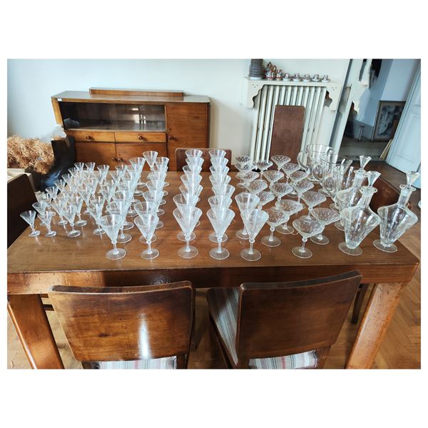 



Servito di bicchieri, sec. XX  - Asta Arredi, mobili e oggetti d'arte - Poggio Bracciolini Casa d'Aste