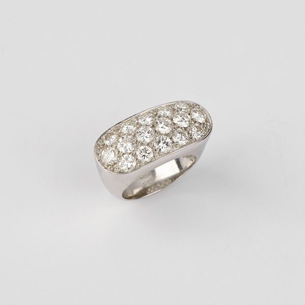 



ANELLO IN ORO BIANCO 18 KT E DIAMANTI  - Asta GIOIELLI, ARGENTI E PENNE - Poggio Bracciolini Casa d'Aste