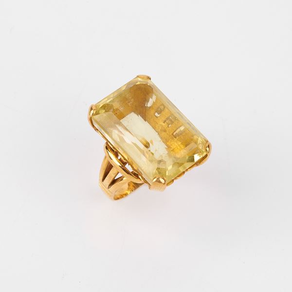 



ANELLO IN ORO GIALLO 18KT E QUARZO CITRINO