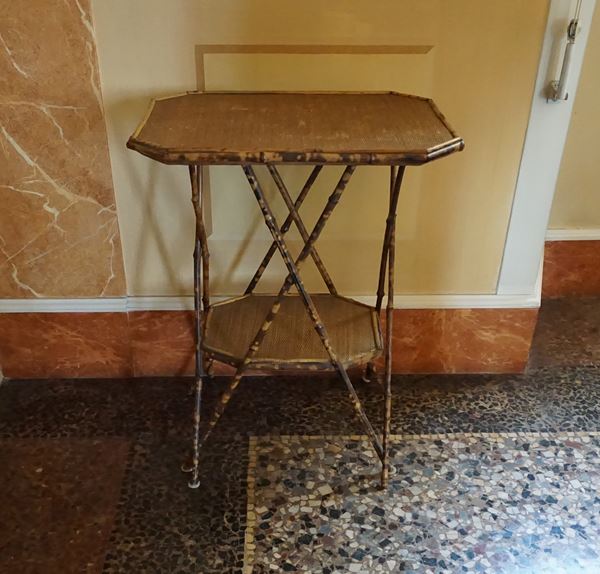



Piccolo tavolo in bamb&ugrave;, sec. XX   - Asta Arredi, mobili e oggetti d'arte - Poggio Bracciolini Casa d'Aste