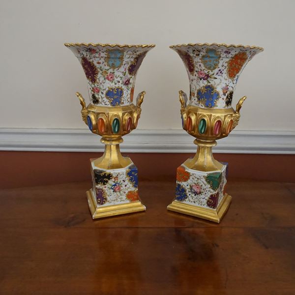 



Coppia di vasi, sec. XIX