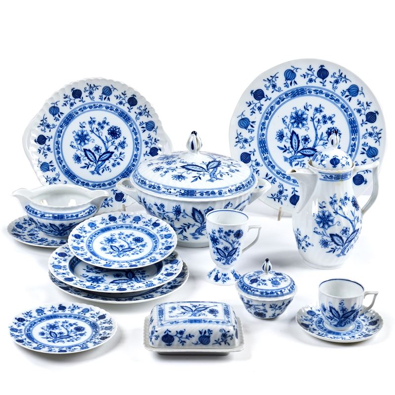 Servito di piatti, sec. XX, manifattura Royal Tettau Bavaria
