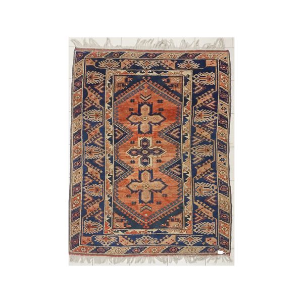 



Tappeto persiano, sec. XIX  - Asta L'arte di arredare: mobili ed oggetti d'arte dal XVII al XX secolo - Poggio Bracciolini Casa d'Aste