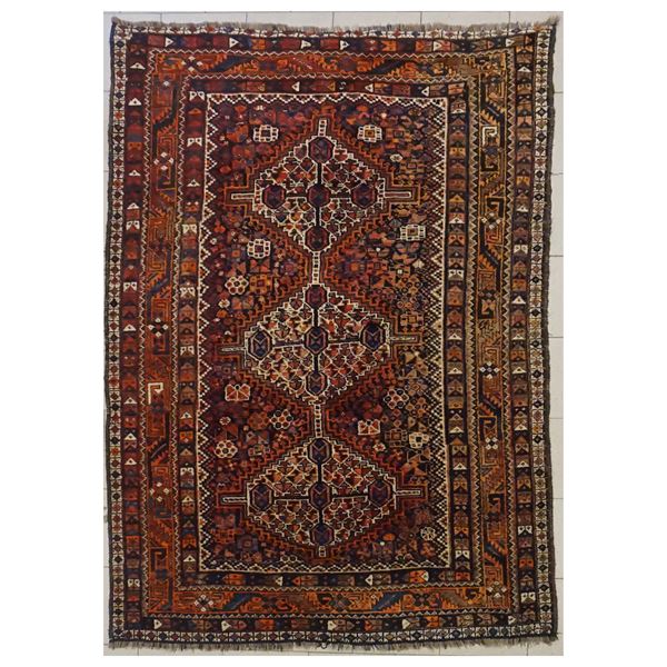 



Tappeto persiano, sec. XX  - Asta L'arte di arredare: mobili ed oggetti d'arte dal XVII al XX secolo - Poggio Bracciolini Casa d'Aste