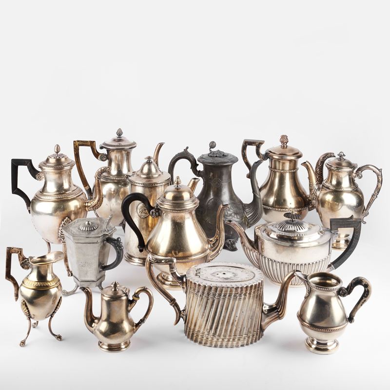 Tredici tra Caffettiere, Teiere, Zuccheriere e Vari