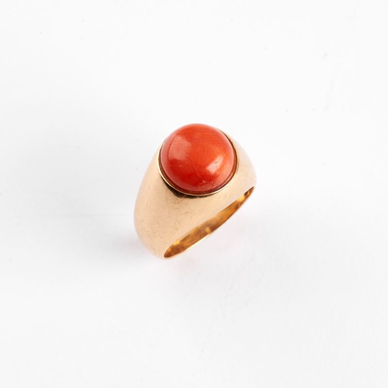 Anello da Mignolo in Oro Giallo 18kt e Corallo