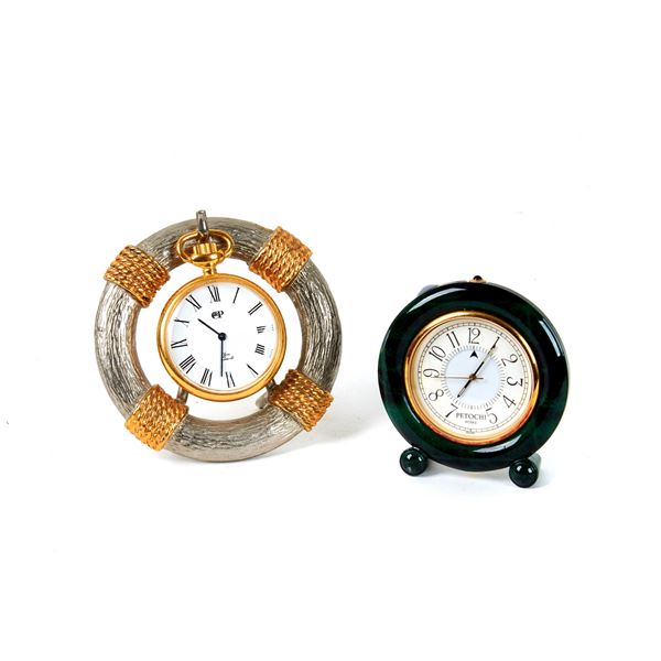 



Due orologi da tavolo, sec. XX  - Asta Arredi, mobili e dipinti da proprietà toscane - Poggio Bracciolini Casa d'Aste