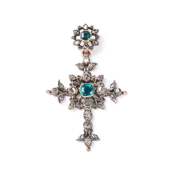 



PENDENTE IN ORO GIALLO 18KT, ARGENTO, DIAMANTI E PIETRE