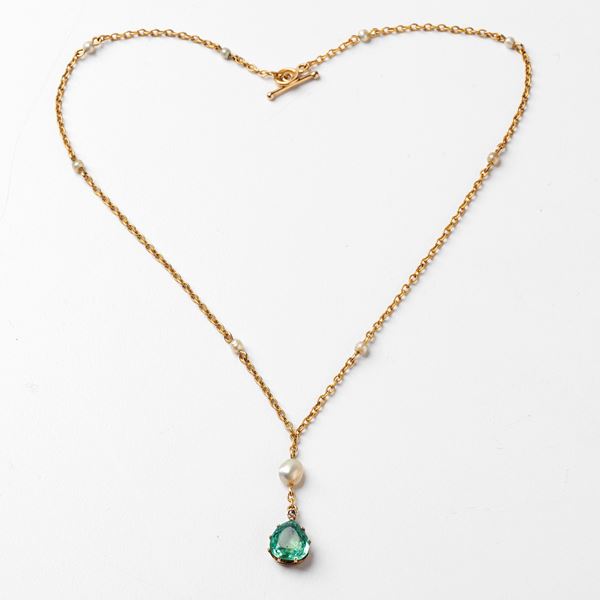 



GIROCOLLO IN ORO GIALLO 18KT SMERALDO E PERLE  - Asta Gioielli, argenti, penne, numismatica e vintage - Poggio Bracciolini Casa d'Aste