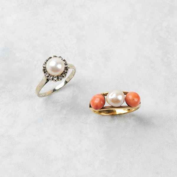 



ANELLO IN ORO GIALLO 18KT, CORALLI E PERLA