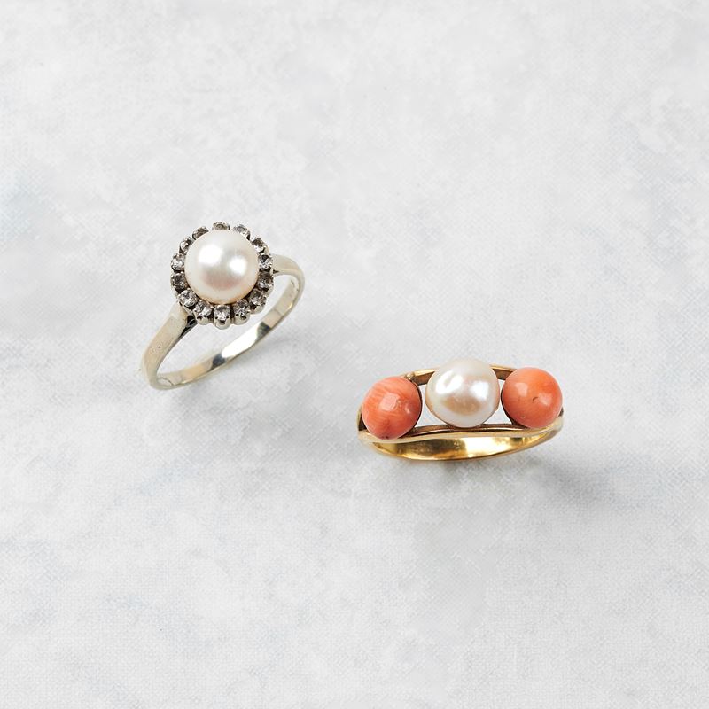 ANELLO IN ORO GIALLO 18KT, CORALLI E PERLA