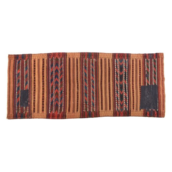 



Tapperto kilim kurdo, sec. XIX  - Asta Arredi, mobili e dipinti da proprietà toscane - Poggio Bracciolini Casa d'Aste